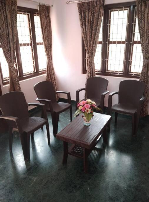 Happy Nest Villa Kalyānpur Buitenkant foto